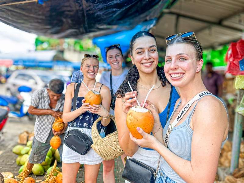 Guided walking Colombo Food Tour with 4 Female Foodies